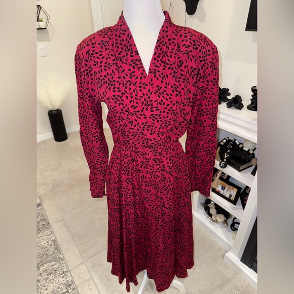 Liz Claiborne Red and Black Long Sleeve Dress Size 6 - Picture 2 of 11